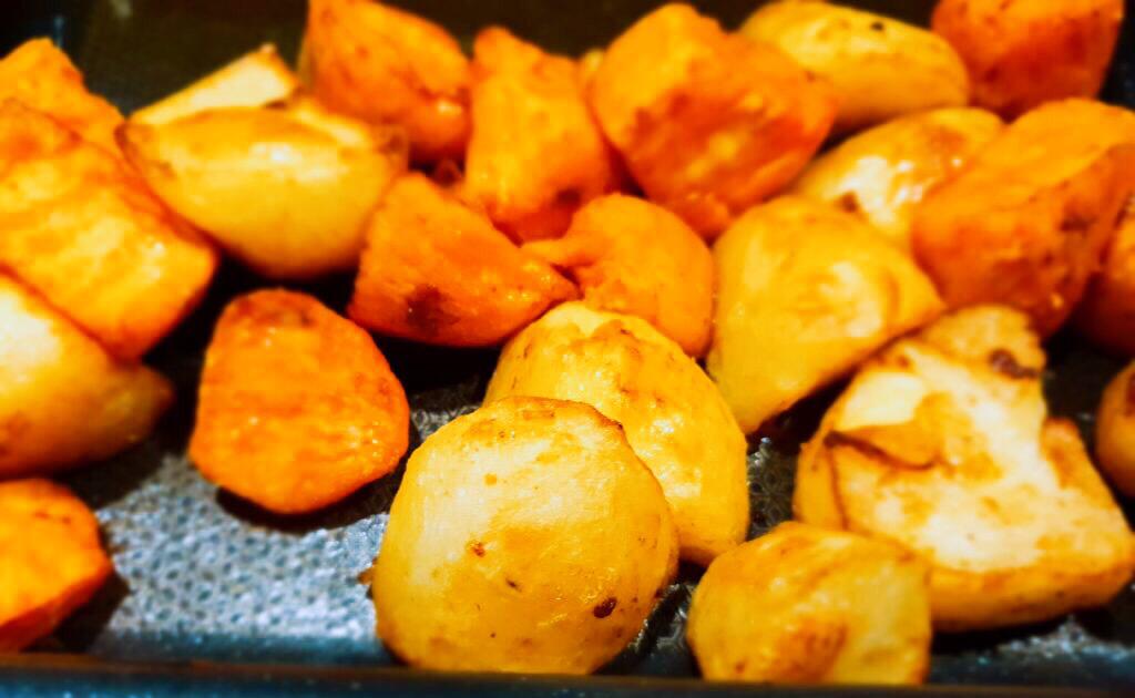 Paprika Pepper Glazed Roast Potatoes